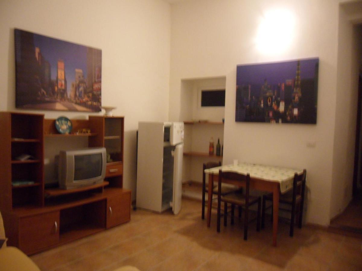 Apartament Trivanio Semplice Sassari Zewnętrze zdjęcie